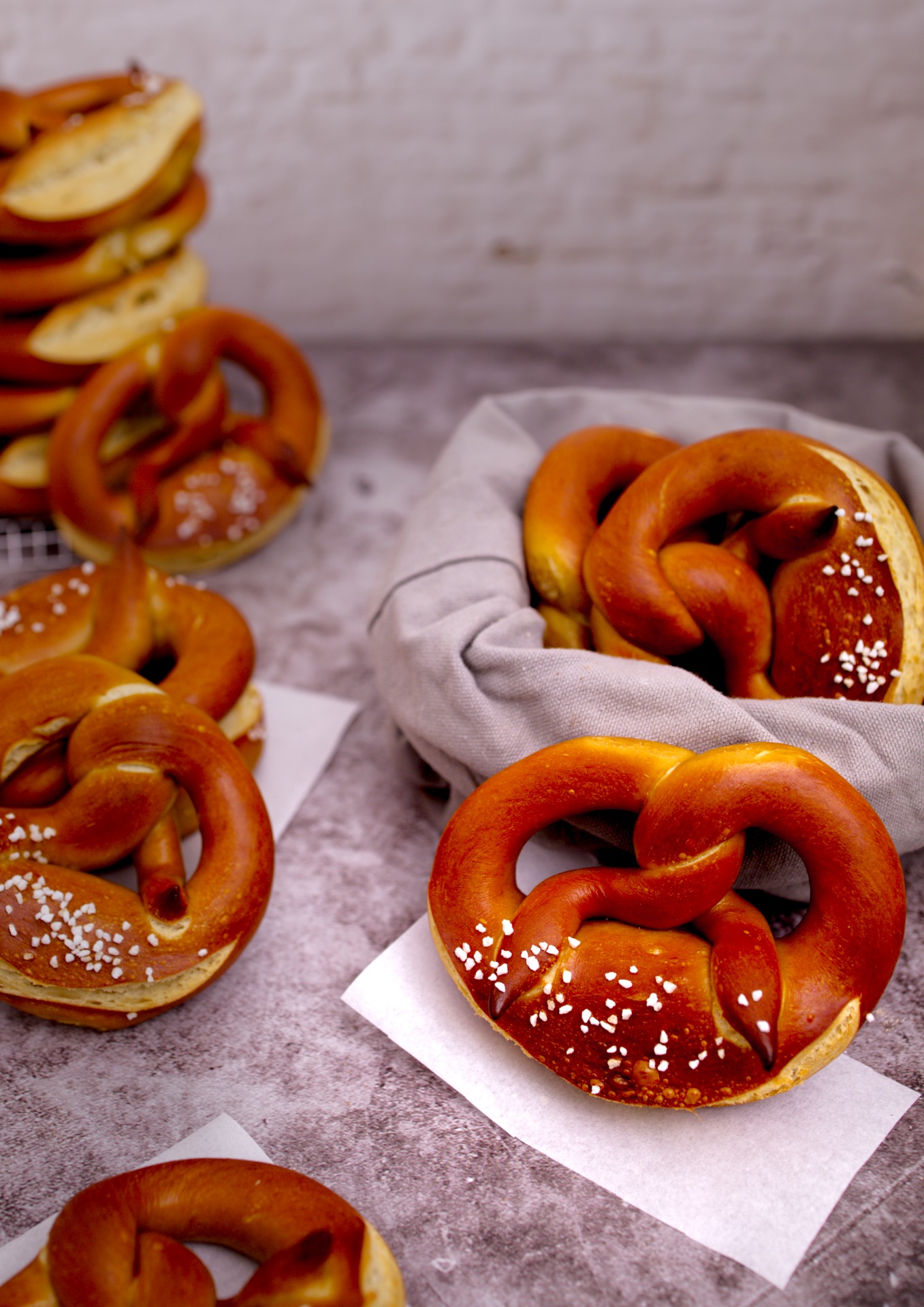 Schwäbische Laugenbrezeln - einfach selbst backen - el gusto