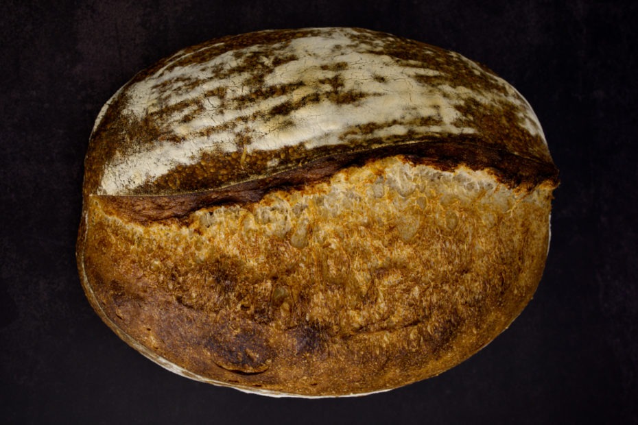 Landbrot mit Sauerteig - krachende Kruste offene Krume - el gusto