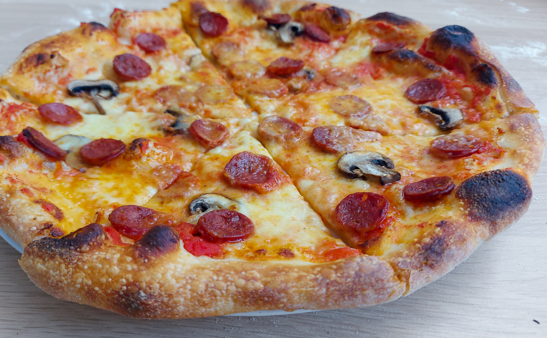 New York Pizza aus dem Backofen - el gusto